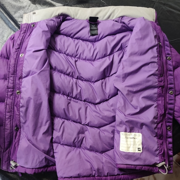 The North Face puffer coat in great condition - Picture 8 of 8